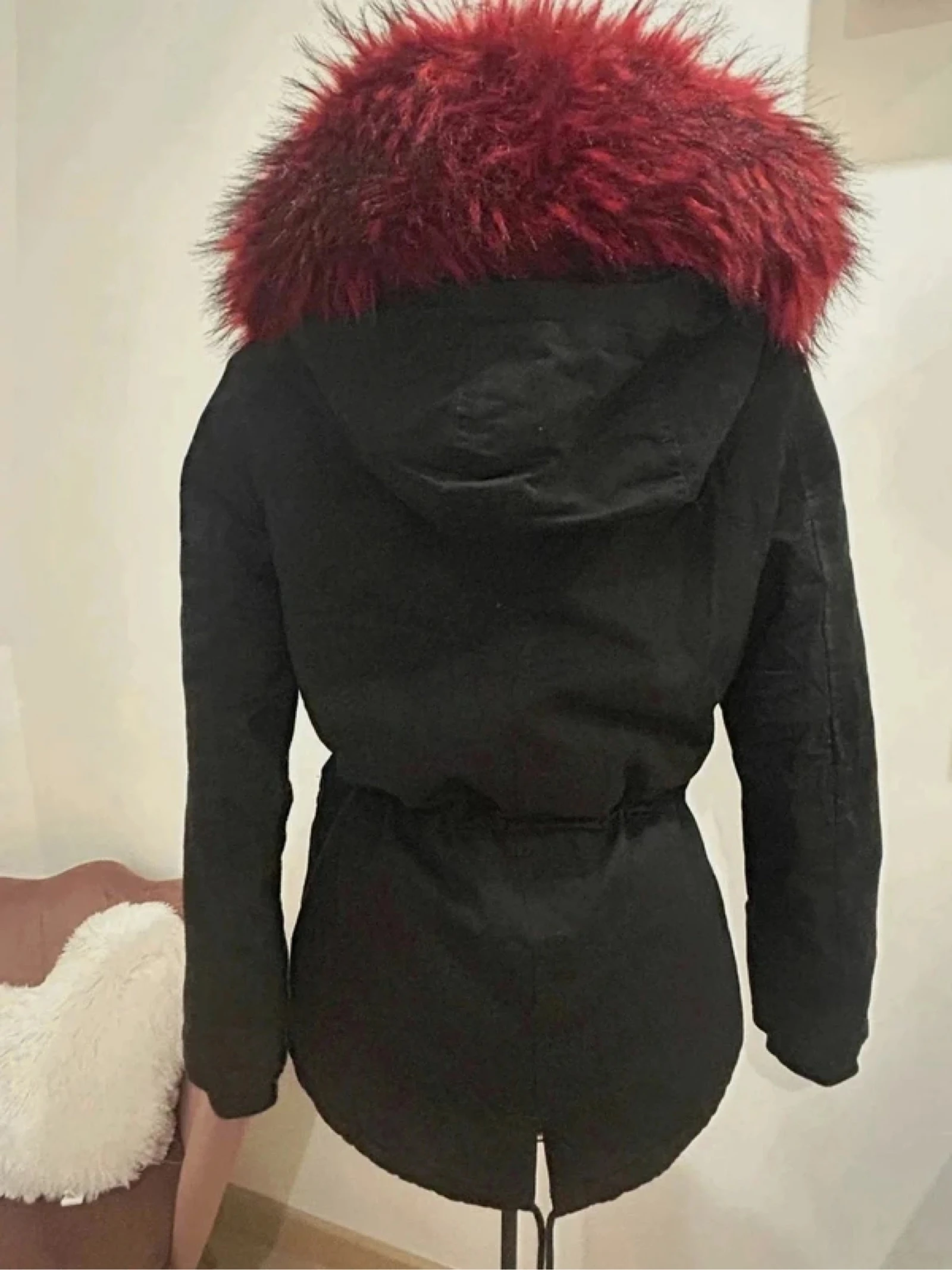 🧥 Parka negra con cuello de piel sintética – Megusto 🧥 – photo 2